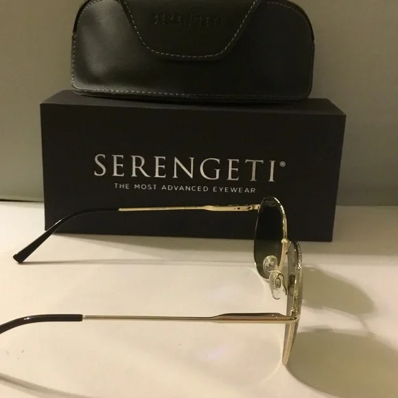 Serengeti Haywood Small Gold Frame Sunglasses Polarized with Green Lenses.